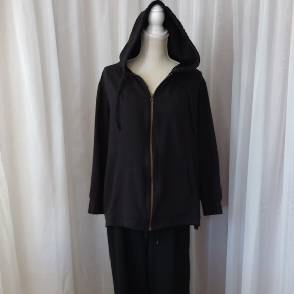 Bundled Curvy Plus Size Sweatsuit. XL - Picture 4 of 9